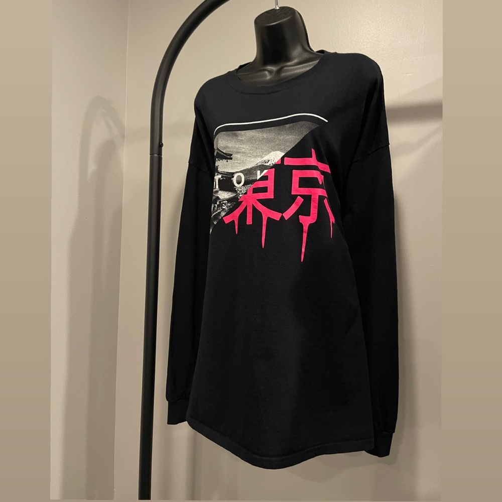 Size 3X Black Tokyo Sweatshirt Long Sleeve with Pink Font